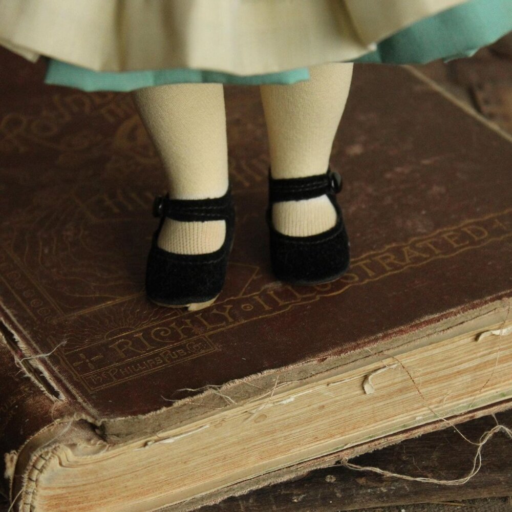 Vintage 1960s 1970s Madame Alexander Doll, Alice In Wonderland, Model # 1552 - Picture 4 of 13